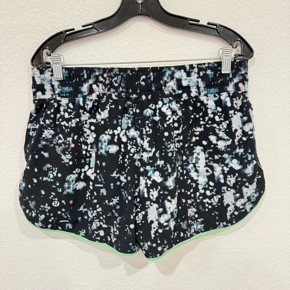 Lululemon Choose A Side Short *3" Pixel Haze Multi Black Dragonfly Size 10 - Picture 6 of 11